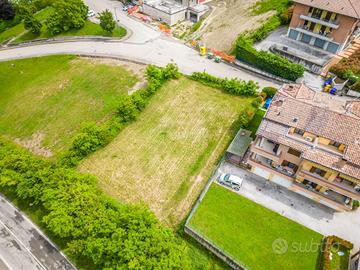 TERRENO DI 1000 mq EDIFICABILE