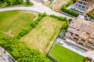 TERRENO DI 1000 mq EDIFICABILE