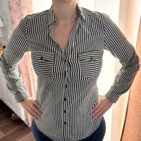 Camicia a righe bianca e nera