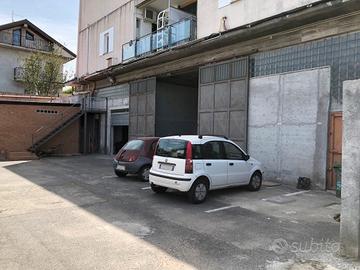 Ampio locale pressi Etnapolis per investimento