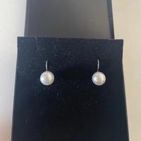 Orecchini con perla