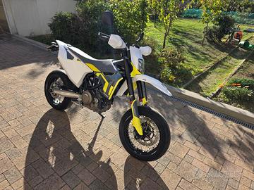 Husqvarna 701 Supermoto - 2022
