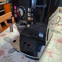 Macchina caffè DeLonghi MagnificaS