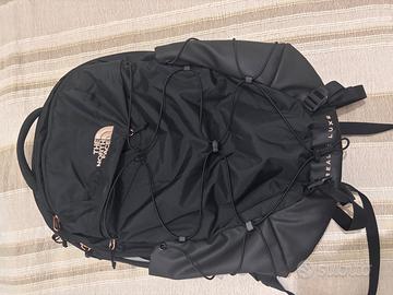 North Face Borealis Luxe  Nero,Dettagli OroRosa