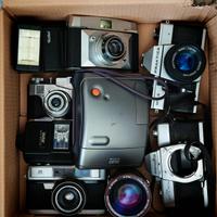 Lotto fotocamere e obiettivi 