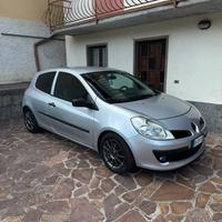 Clio 3 Neopatentato