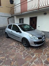 Clio 3 Neopatentato
