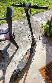 monopattino elettrico E-Bike 