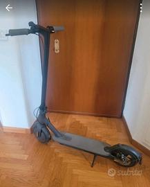 Monopattino Xiaomi Essential