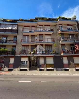 3 LOCALI A NOVARA