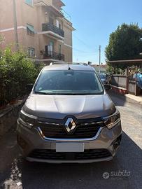 Kangoo Renault 4 serie