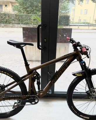 Ghost Riot Trail Essential  in perfetto stato