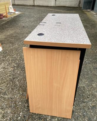 mobile in metallo rivestito