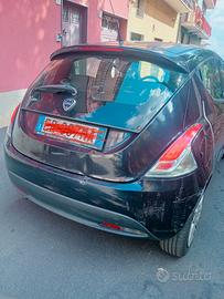 Lancia y eco chic