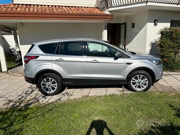 FORD Kuga solo 25000 Km