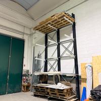 Scaffalature a mensole e porta-pallet