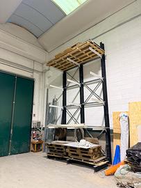 Scaffalature a mensole e porta-pallet