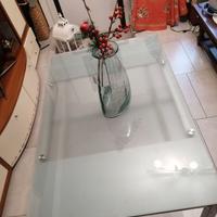 Tavolo di vetro allungabile