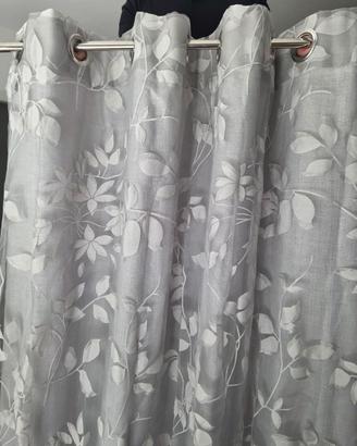 Tende grigio brillante con doppio velo decorato