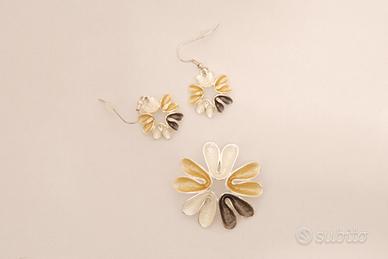 Ciondolo e orecchini