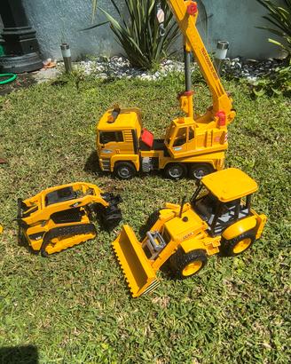 Lotto mezzi da cantiere Bruder + CAT + JCB 