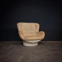 Poltrona spaceage “Karate” di MichelCadestin