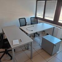 2 scrivanie 1 cassettiera 3 sedie ufficio