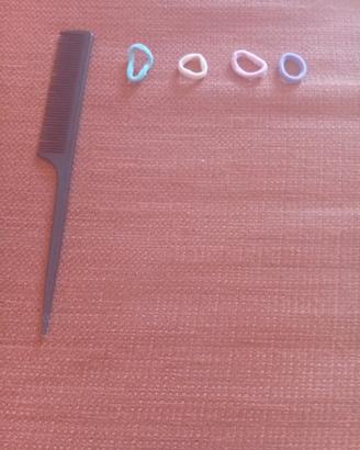 Pettine per capelli e 4 piccoli elastici