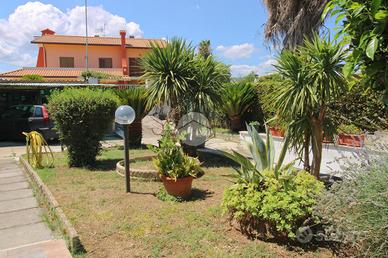 VILLA A SCHIERA A ROSETO DEGLI ABRUZZI