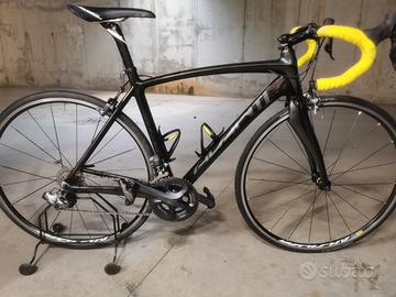 bici da corsa in carbonio cambio elettronico 