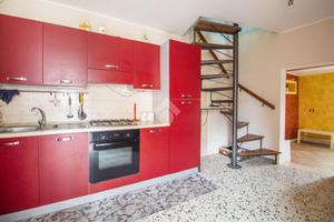 CASA SEMINDIPENDENTE A BORGO VELINO