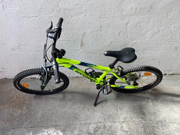 Bici ragazza e ragazzo