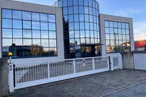 Immobile di 270 m² a Cabiate