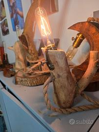 lampada in legno da tavolo 