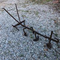 Aratro antico da giardino