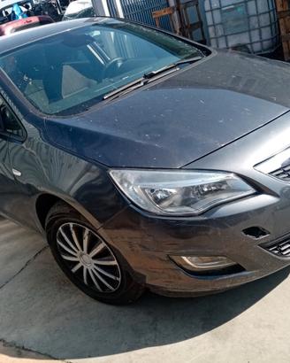 PER uso RICAMBI - opel astra J 2012 BERLINA
