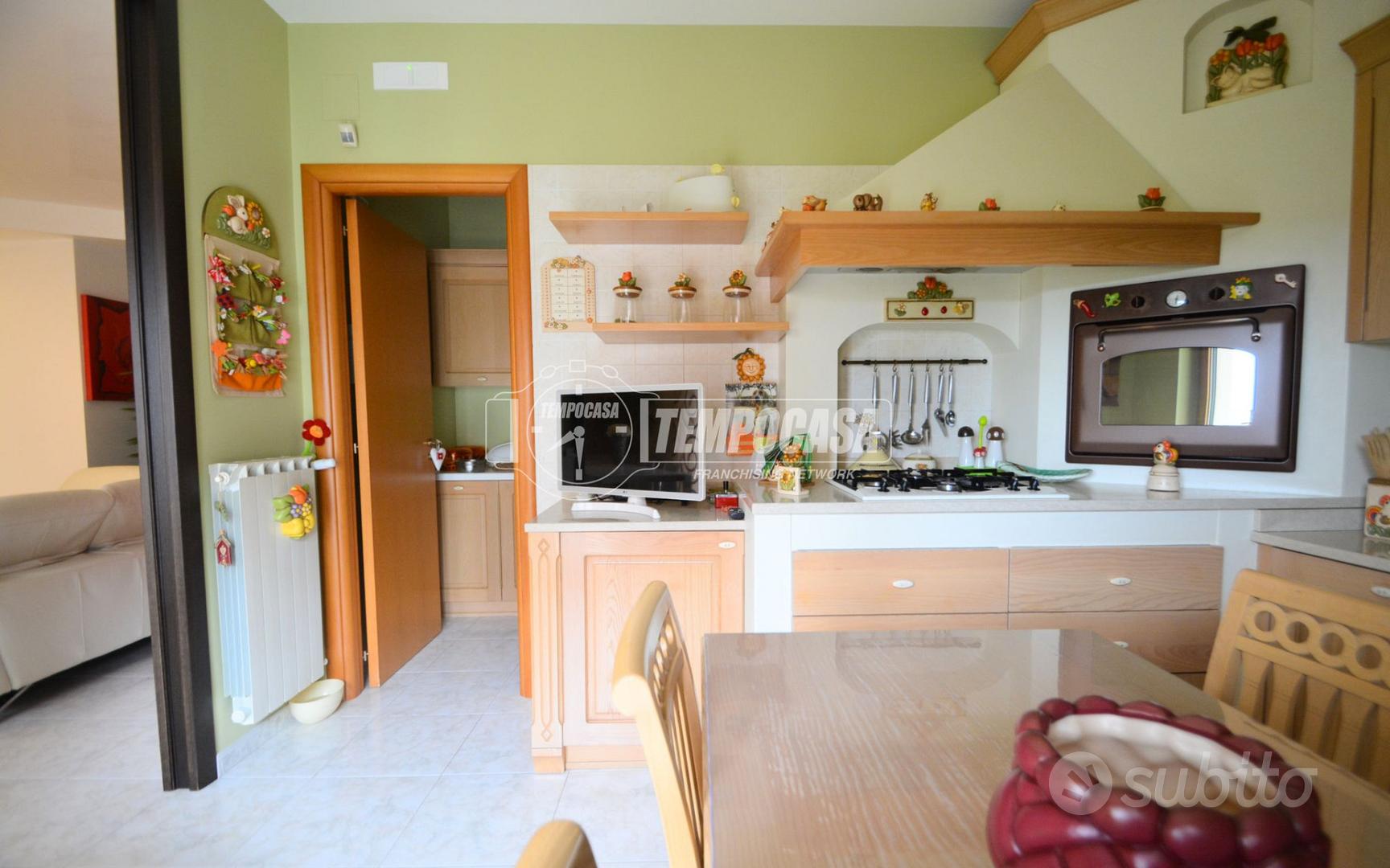 Rifinito appartamento con box in zona residenziale - Vista 6