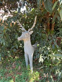 statua cervo in cemento