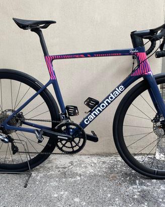 Bici Cannondale Supersix Evo colorazione EF.