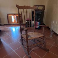 Sedia a dondolo in legno