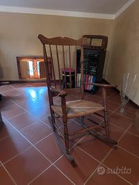 Sedia a dondolo in legno