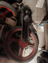 piaggio si tuttorosso