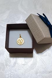 medaglia Angeli con bambino oro 18 Kt