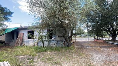 San gavino monreale- ricovero attrezzi con terreno