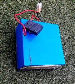 Batteria litio moto bici trazione 48v 10ah