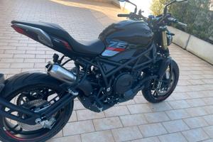 Moto Benelli 752s