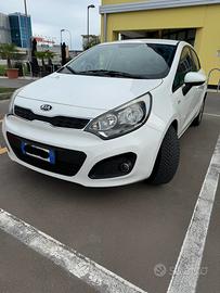 Kia rio 2013 per neopatentati