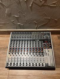 Mixer Behringer Xenyx X2222 USB
