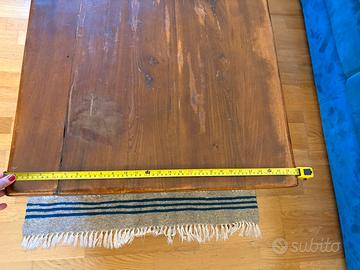 Tavolino da appoggio in legno di castagno