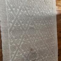 Tappeto sardo tradizionale in lana bianco 248x187